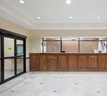 Super 8 IAH West/Greenspoint Lobby