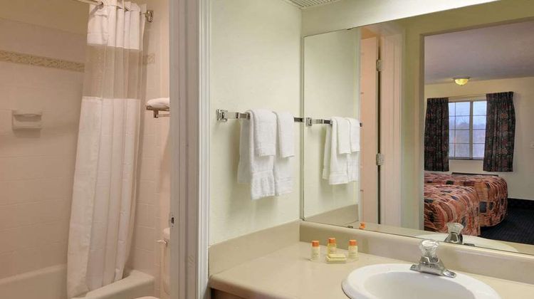 Days Inn KU Lawrence Room