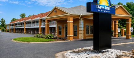 Days Inn KU Lawrence Exterior