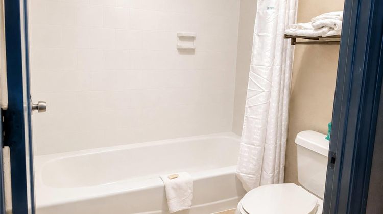 Days Inn KU Lawrence Room
