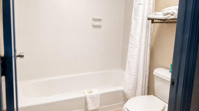 <b>Days Inn KU Lawrence Room</b>. Images powered by <a href="https://iceportal.shijigroup.com/" title="IcePortal" target="_blank">IcePortal</a>.