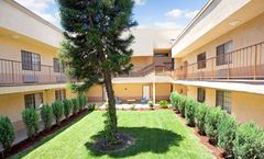 Days Inn and Suites Artesia