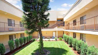 Days Inn and Suites Artesia