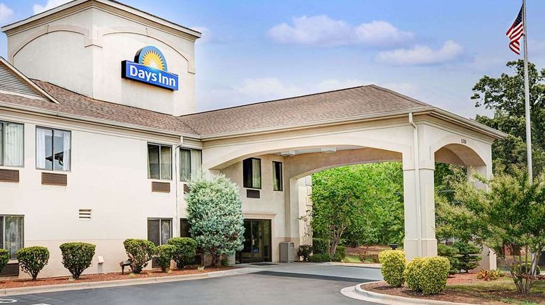 <b>Days Inn Burlington East Exterior</b>. Images powered by <a href="https://iceportal.shijigroup.com/" title="IcePortal" target="_blank">IcePortal</a>.