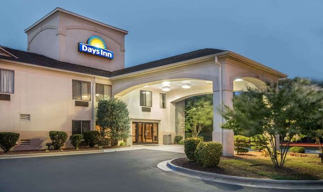 Days Inn Burlington East Exterior