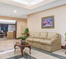 Days Inn Burlington East Lobby