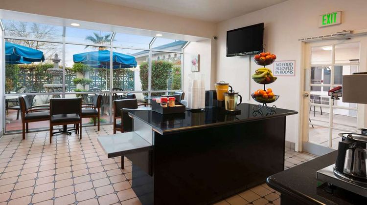 Travelodge Bakersfield Restaurant