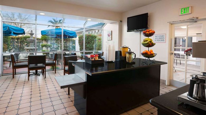 <b>Travelodge Bakersfield Restaurant</b>. Images powered by <a href="https://iceportal.shijigroup.com/" title="IcePortal" target="_blank">IcePortal</a>.