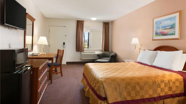 <b>Travelodge Bakersfield Room</b>. Images powered by <a href="https://iceportal.shijigroup.com/" title="IcePortal" target="_blank">IcePortal</a>.