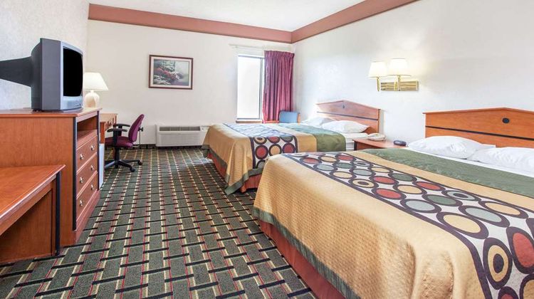 Super 8 Atchison Room