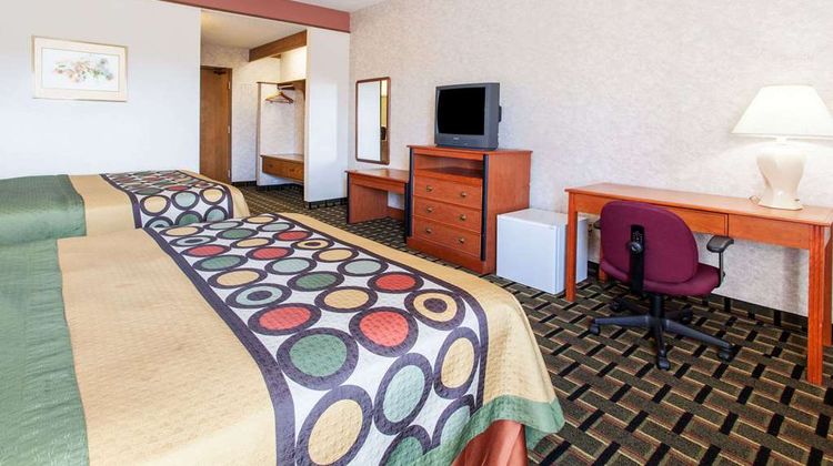 Super 8 Atchison Room