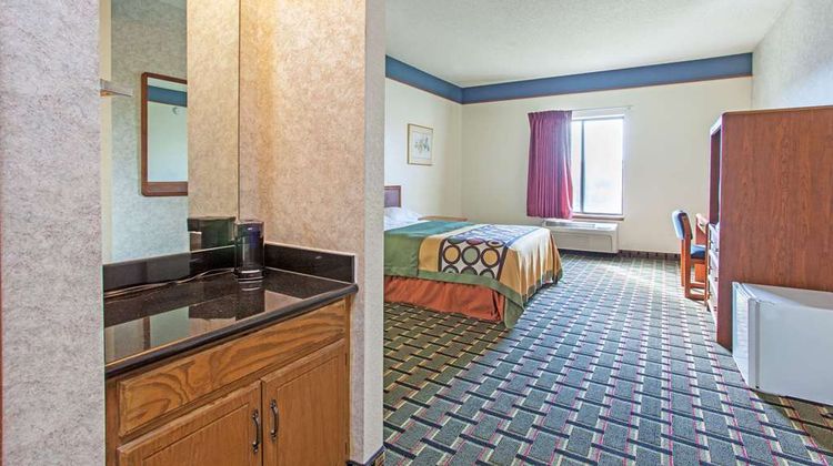 Super 8 Atchison Room