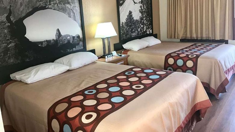 <b>Super 8 Evanston Room</b>. Images powered by <a href="https://iceportal.shijigroup.com/" title="IcePortal" target="_blank">IcePortal</a>.