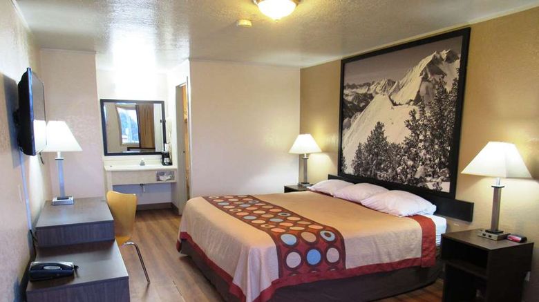 <b>Super 8 Evanston Room</b>. Images powered by <a href="https://iceportal.shijigroup.com/" title="IcePortal" target="_blank">IcePortal</a>.