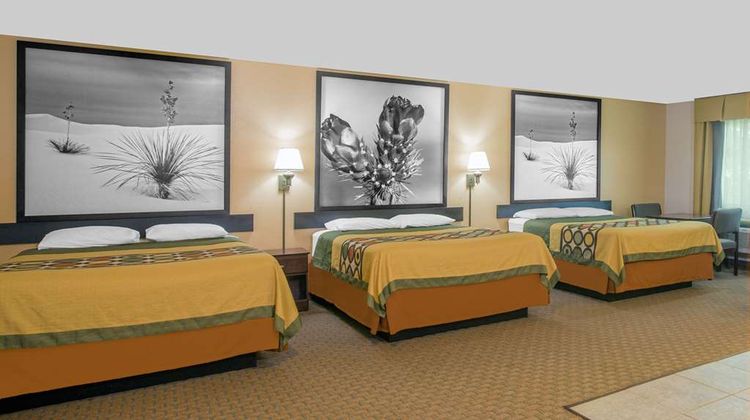 Super 8 Idabel Room
