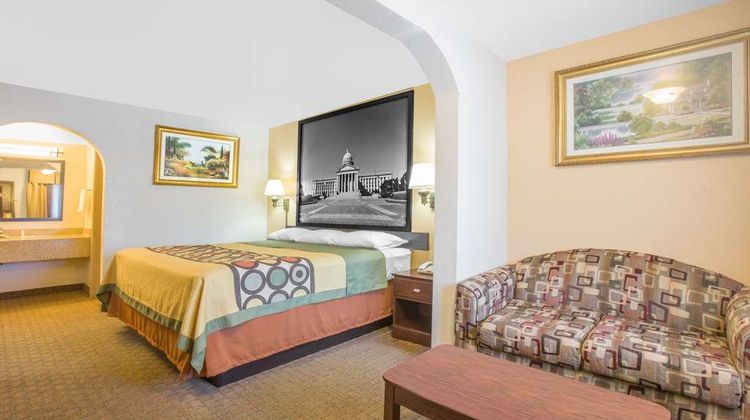 Super 8 Idabel Room