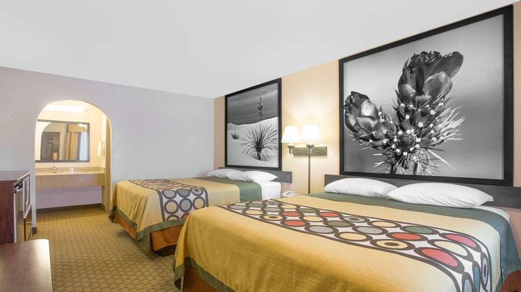Super 8 Idabel Room