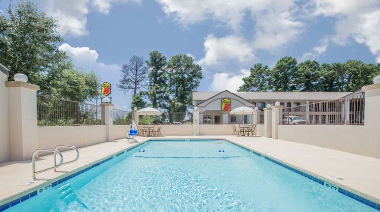 Super 8 Idabel Pool