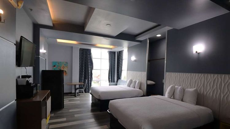 Days Inn & Suites Milwaukee Room