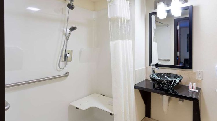 Days Inn & Suites Milwaukee Room