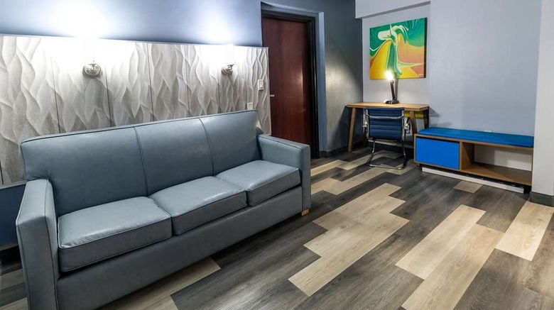 <b>Days Inn & Suites Milwaukee Room</b>. Images powered by <a href="https://iceportal.shijigroup.com/" title="IcePortal" target="_blank">IcePortal</a>.