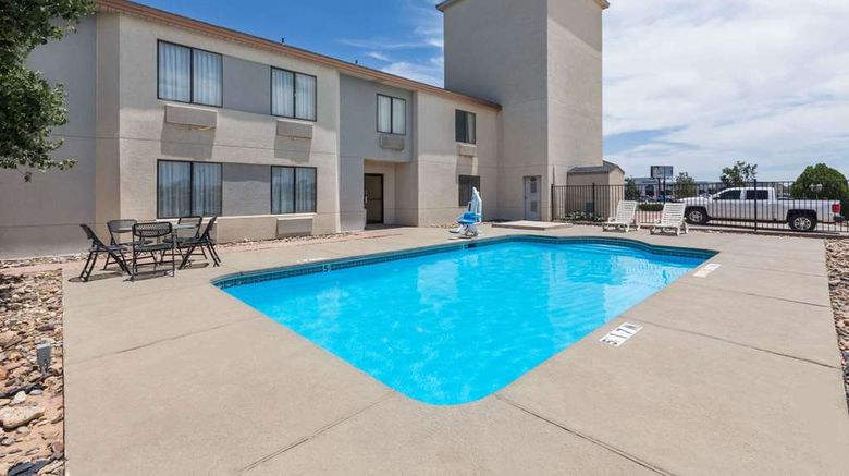 <b>Super 8 Midland Pool</b>. Images powered by <a href="https://iceportal.shijigroup.com/" title="IcePortal" target="_blank">IcePortal</a>.