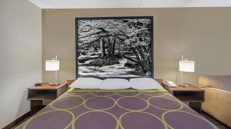 <b>Super 8 Knoxville North/Powell Suite</b>. Images powered by <a href="https://iceportal.shijigroup.com/" title="IcePortal" target="_blank">IcePortal</a>.