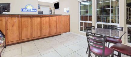 Days Inn Turlock Lobby
