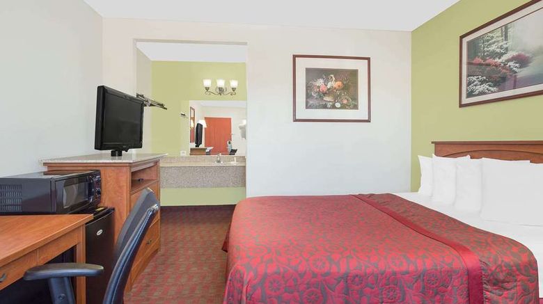 <b>Days Inn Turlock Room</b>. Images powered by <a href="https://iceportal.shijigroup.com/" title="IcePortal" target="_blank">IcePortal</a>.