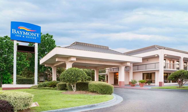 Baymont Inn & Suites Mobile/ I-65 Exterior