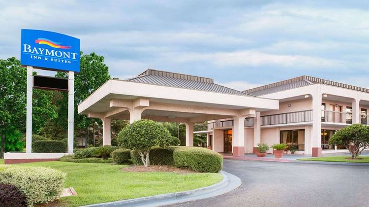 Baymont Inn & Suites Mobile/ I-65 Exterior