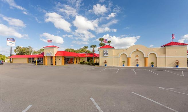 Howard Johnson Lakeland Exterior
