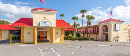 Howard Johnson Lakeland Exterior