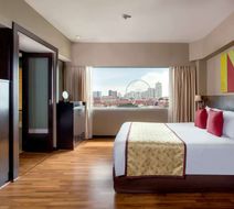 Ramada Plaza Menam Riverside Room