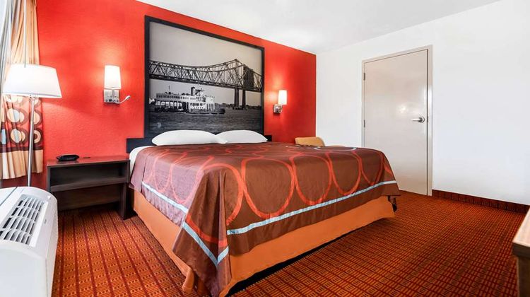 Super 8 Baton Rouge/I-10 Room