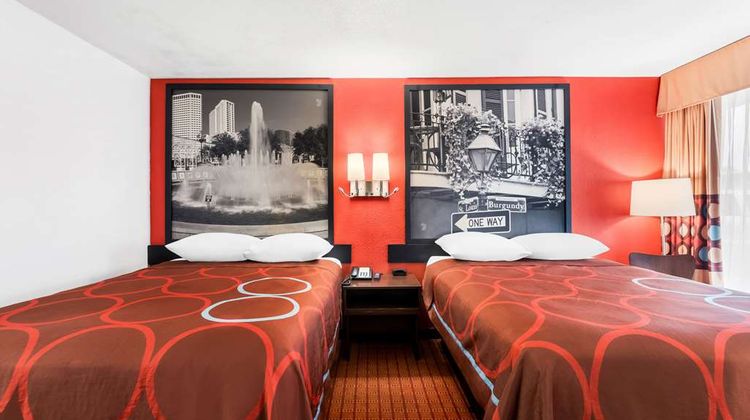Super 8 Baton Rouge/I-10 Room