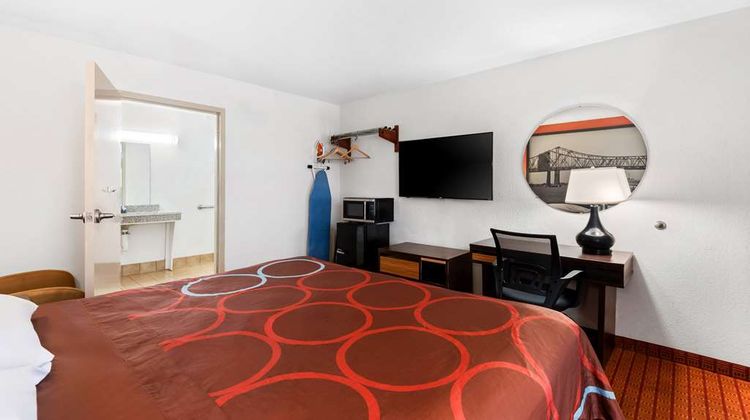 Super 8 Baton Rouge/I-10 Room