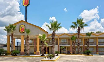 Super 8 Breaux Bridge