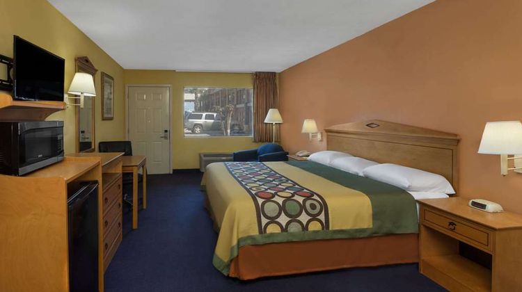 Super 8 Breaux Bridge Room