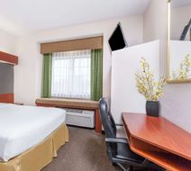 Days Inn near Kansas Speedway Room