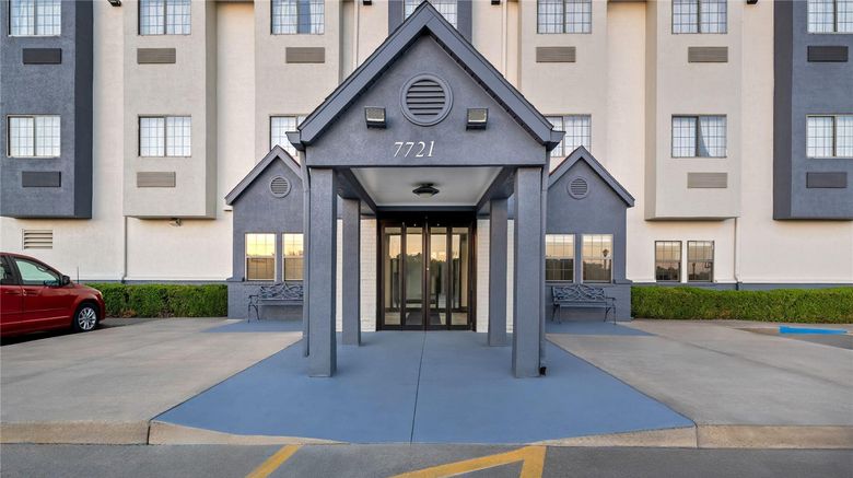 Days Inn near Kansas Speedway Exterior. Images powered by <a href="https://iceportal.shijigroup.com" target="_blank" rel="noopener">Ice Portal</a>.