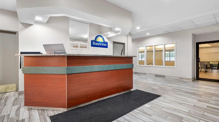 Days Inn near Kansas Speedway Lobby