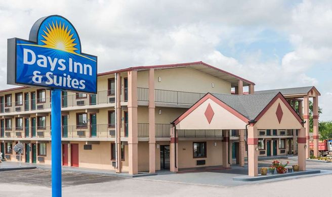 Days Inn & Suites Springfield on I-44 Exterior