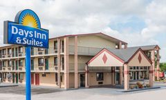 Days Inn & Suites Springfield on I-44