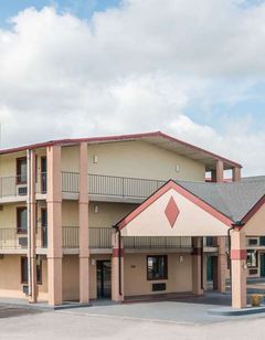 Days Inn & Suites Springfield on I-44