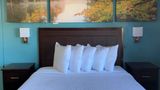 Days Inn & Suites Springfield on I-44 Room