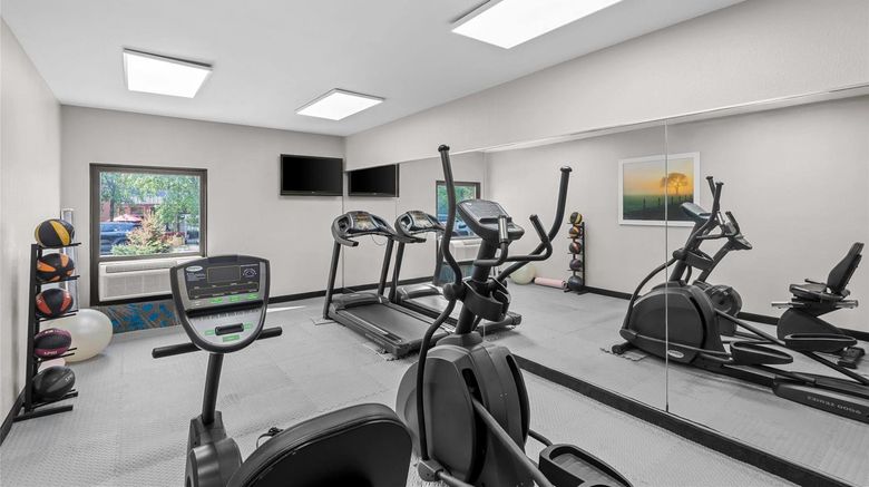 <b>Days Inn & Suites Cedar Rapids Health</b>. Images powered by <a href="https://iceportal.shijigroup.com/" title="IcePortal" target="_blank">IcePortal</a>.