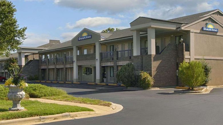 <b>Days Inn Raleigh Glenwood-Crabtree Exterior</b>. Images powered by <a href="https://iceportal.shijigroup.com/" title="IcePortal" target="_blank">IcePortal</a>.