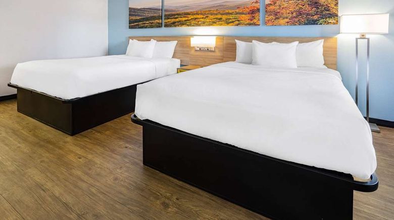 <b>Days Inn Raleigh Glenwood-Crabtree Room</b>. Images powered by <a href="https://iceportal.shijigroup.com/" title="IcePortal" target="_blank">IcePortal</a>.