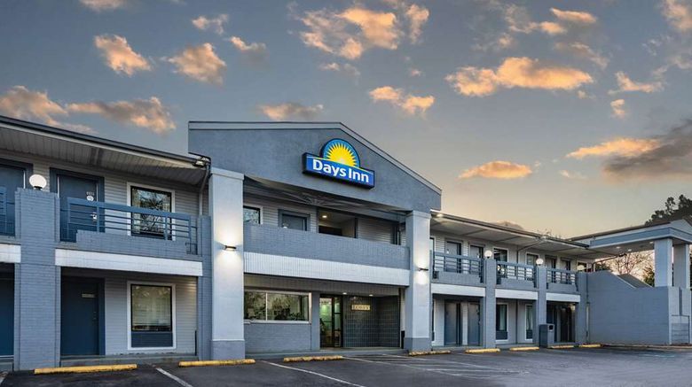 <b>Days Inn Raleigh Glenwood-Crabtree Exterior</b>. Images powered by <a href="https://iceportal.shijigroup.com/" title="IcePortal" target="_blank">IcePortal</a>.